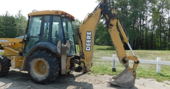 Large John Deere Machine - a scoop